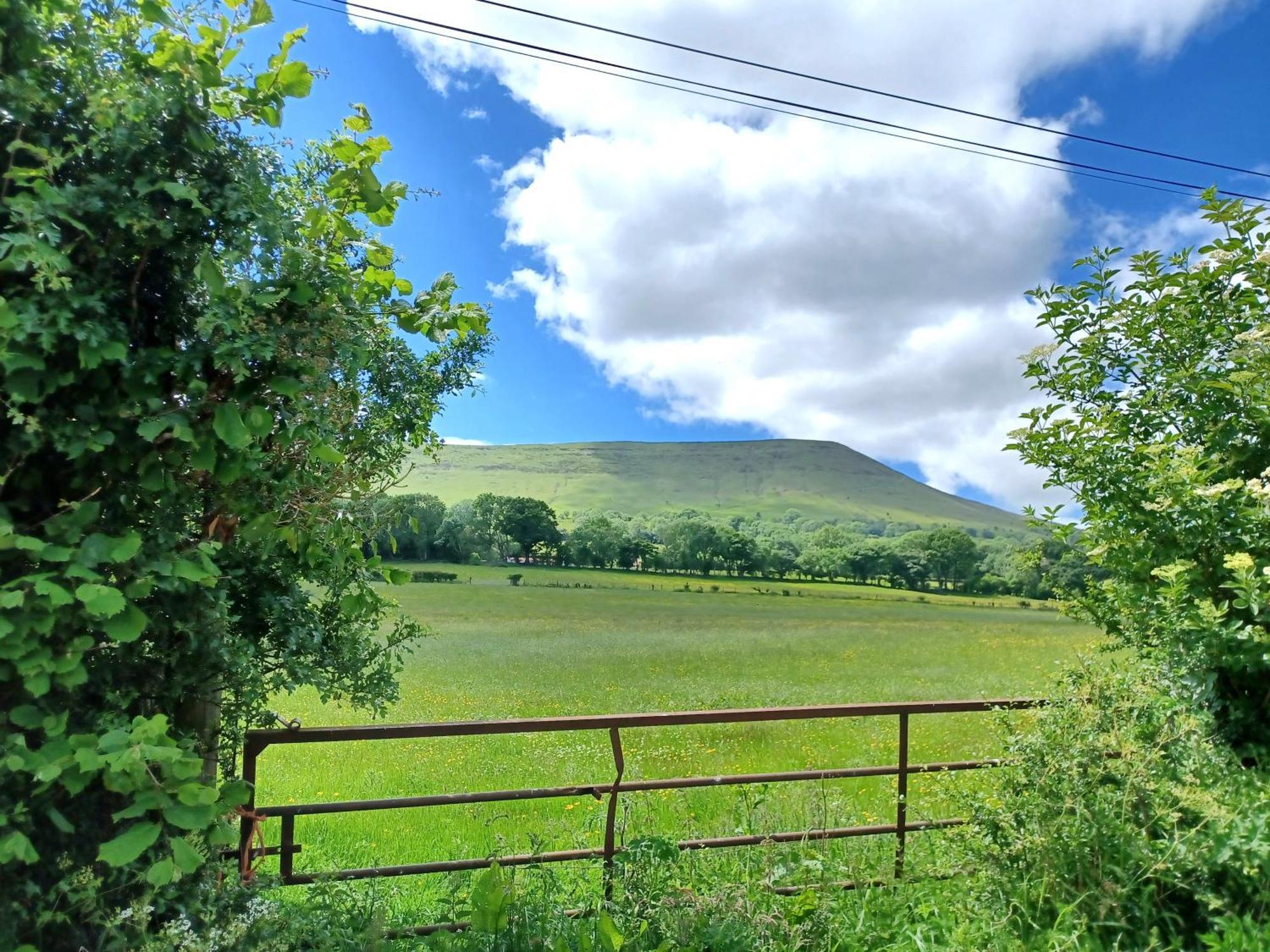 River Cottage@Cwm Mill - Riverside Family Holidays In The Black Mountains Hereford Exterior foto